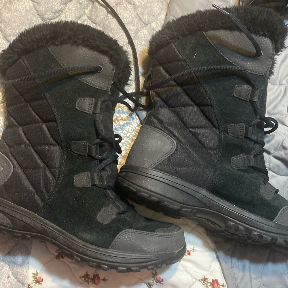 Black waterproof Columbia boots